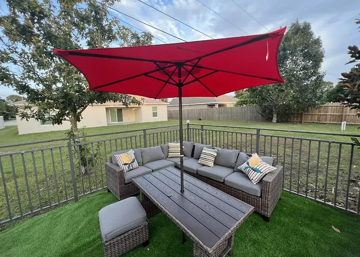 Discover Your Oasis: Tropical Haven In Central Psl