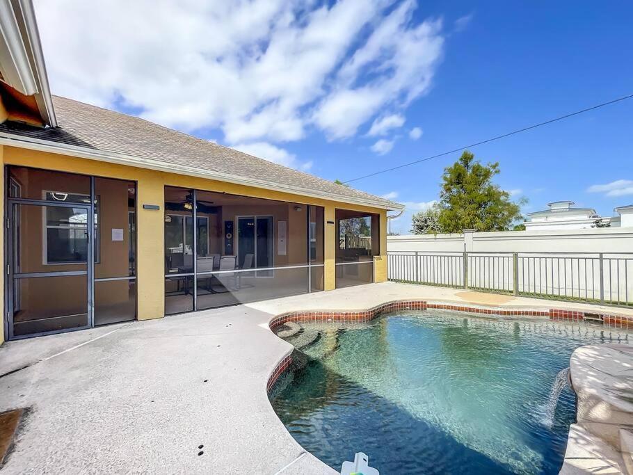 Holiday home Discover Your Oasis: Tropical Haven In Psl