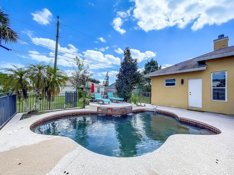 Holiday home Discover Your Oasis: Tropical Haven In Psl Port St. Lucie