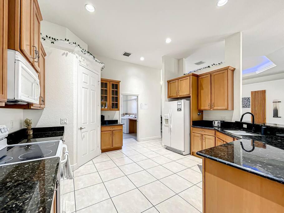 Discover Your Oasis: Tropical Haven In Psl * Port St. Lucie